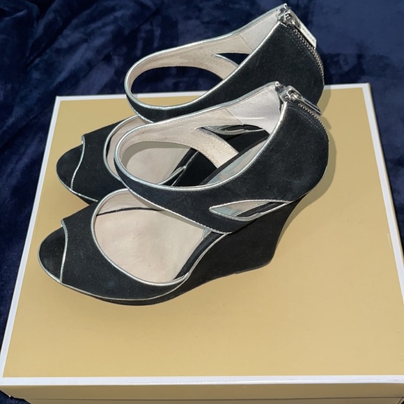 Michael Kors Riley wedge - Picture 3 of 6